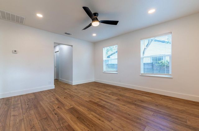1614 Holly ST, Austin, TX 78702