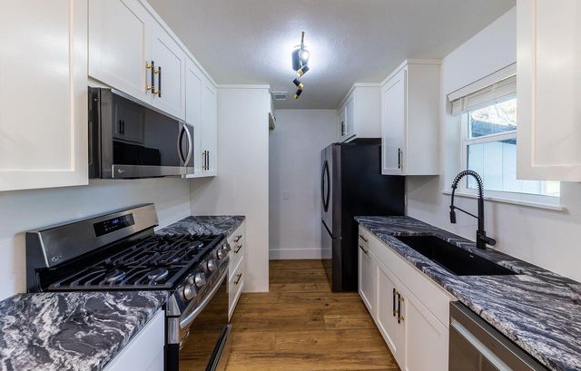 1614 Holly ST, Austin, TX 78702