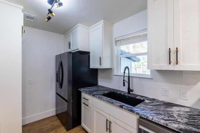 1614 Holly ST, Austin, TX 78702