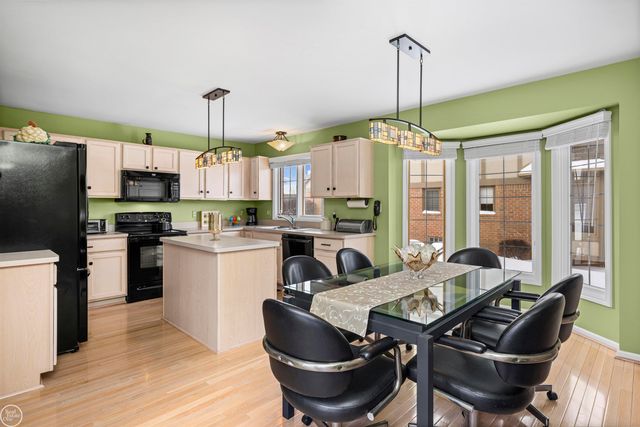 2800 Marissa Way, Shelby Twp, MI 48316