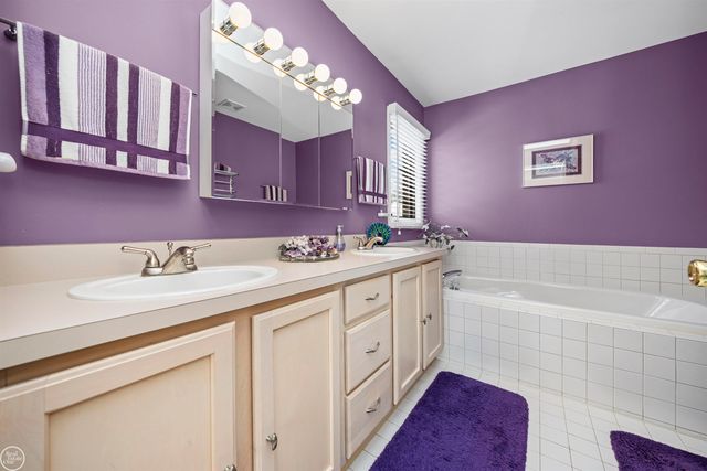 2800 Marissa Way, Shelby Twp, MI 48316