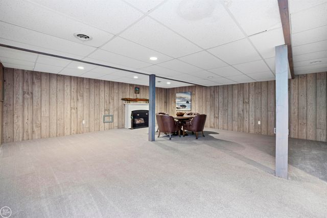 2800 Marissa Way, Shelby Twp, MI 48316