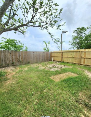 715 9th Street, San Leon, TX 77539