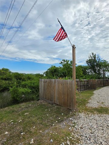 715 9th Street, San Leon, TX 77539