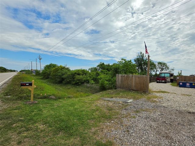 715 9th Street, San Leon, TX 77539
