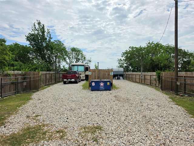 715 9th Street, San Leon, TX 77539