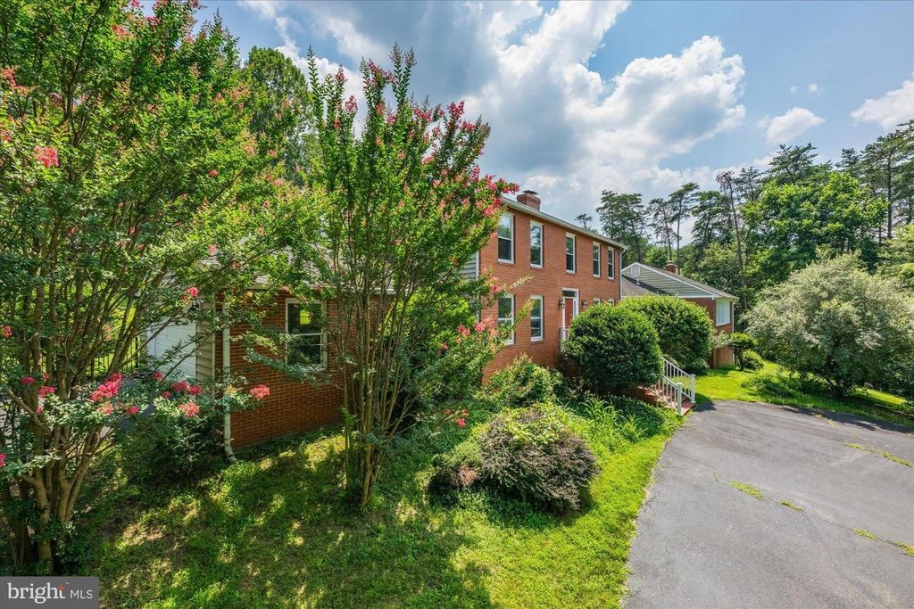 1013 UNION CHURCH RD, Mclean, VA 22102