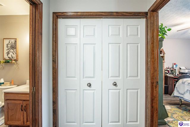 397 Piping Rock Road, Brandenburg, KY 40108