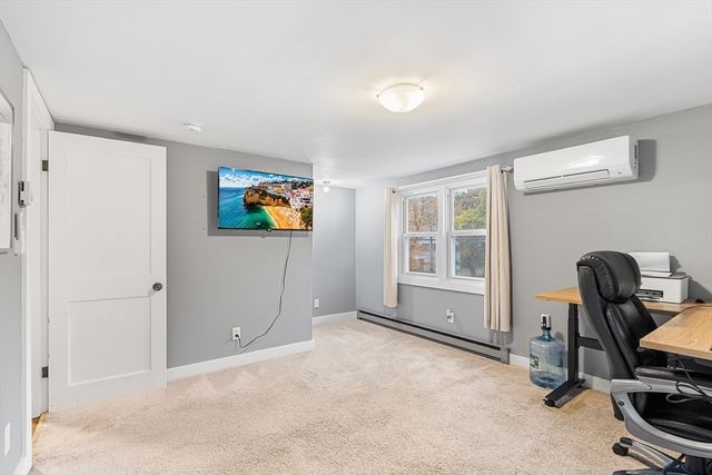 1052 Providence Rd, Northbridge, MA 01588