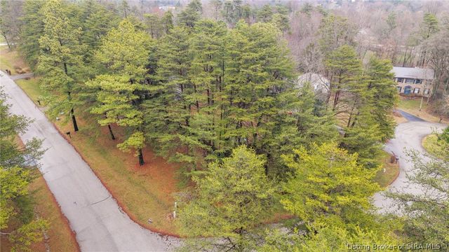 1135 Pinewood Drive, Lanesville, IN 47136