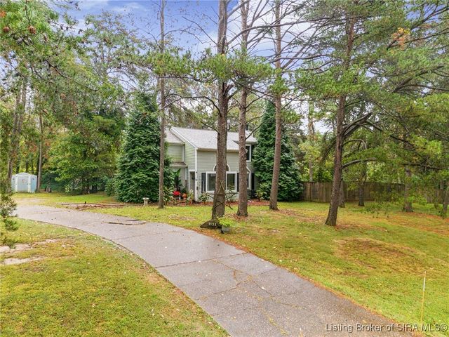1135 Pinewood Drive, Lanesville, IN 47136
