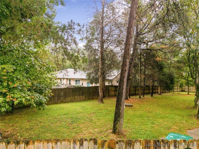 1135 Pinewood Drive, Lanesville, IN 47136