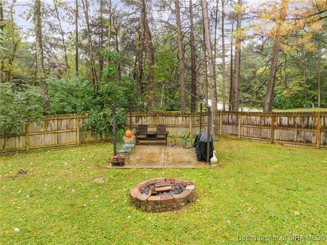 1135 Pinewood Drive, Lanesville, IN 47136