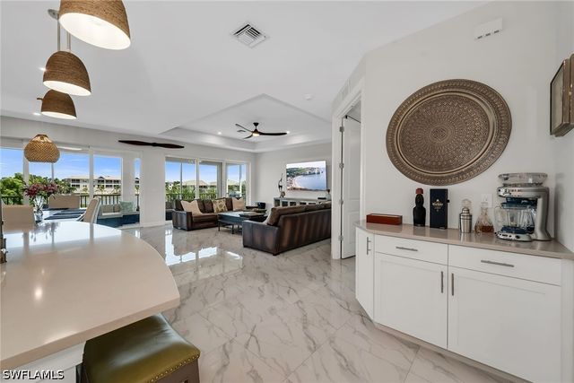 257 Indies DR E 202, Naples, FL 34114
