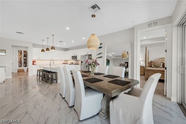 257 Indies DR E 202, Naples, FL 34114