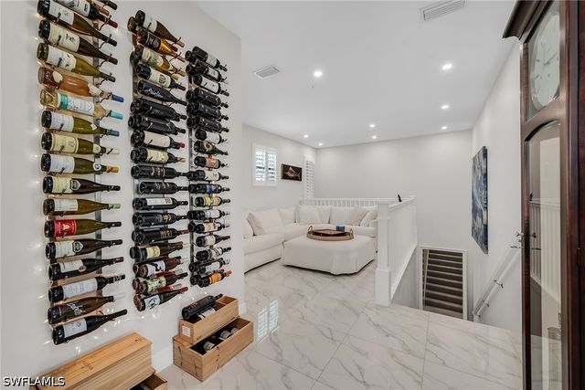 257 Indies DR E 202, Naples, FL 34114