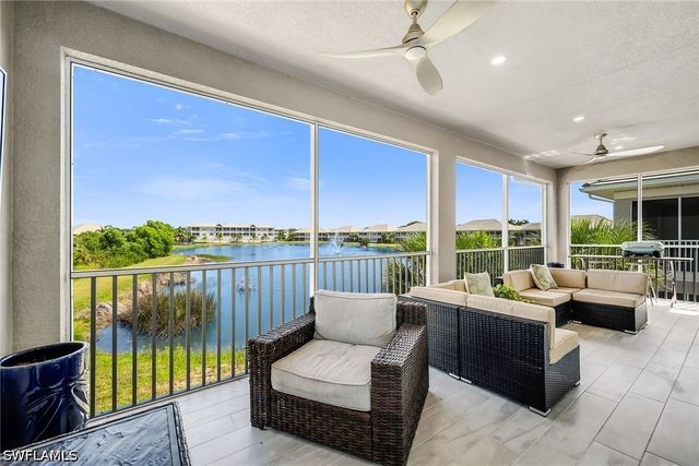 257 Indies DR E 202, Naples, FL 34114