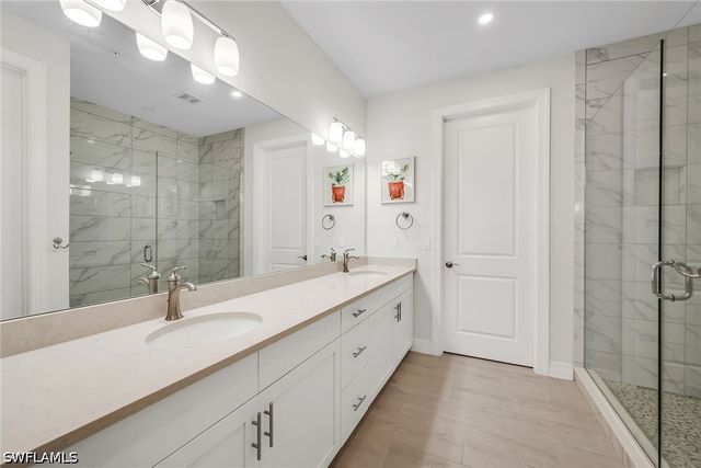 257 Indies DR E 202, Naples, FL 34114