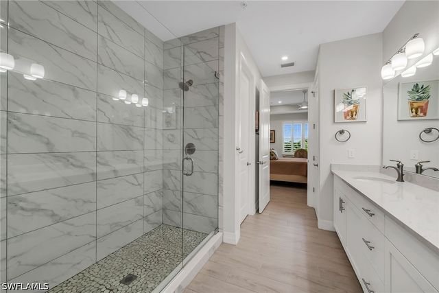 257 Indies DR E 202, Naples, FL 34114