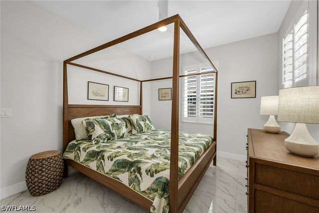 257 Indies DR E 202, Naples, FL 34114