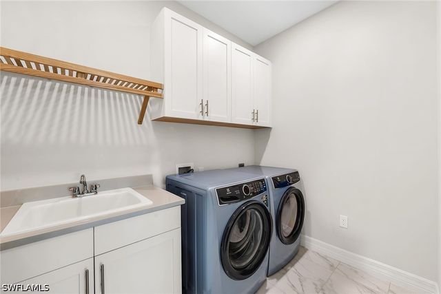 257 Indies DR E 202, Naples, FL 34114
