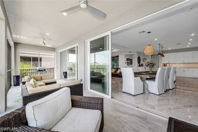 257 Indies DR E 202, Naples, FL 34114