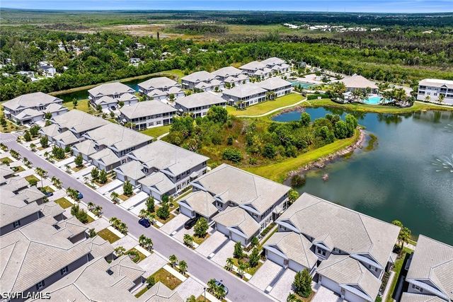257 Indies DR E 202, Naples, FL 34114