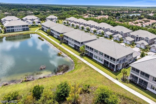 257 Indies DR E 202, Naples, FL 34114