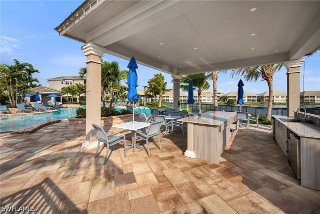 257 Indies DR E 202, Naples, FL 34114