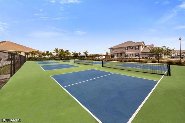 257 Indies DR E 202, Naples, FL 34114