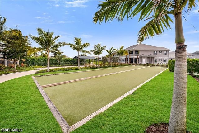 257 Indies DR E 202, Naples, FL 34114