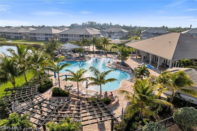257 Indies DR E 202, Naples, FL 34114