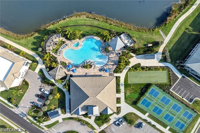 257 Indies DR E 202, Naples, FL 34114