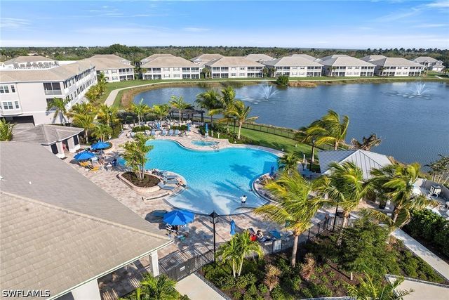 257 Indies DR E 202, Naples, FL 34114