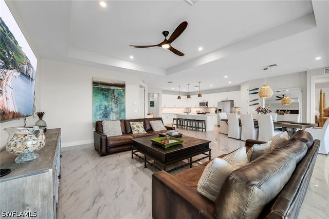 257 Indies DR E 202, Naples, FL 34114