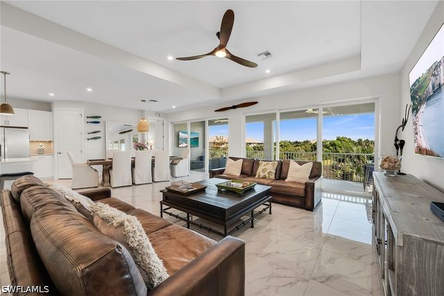 257 Indies DR E 202, Naples, FL 34114