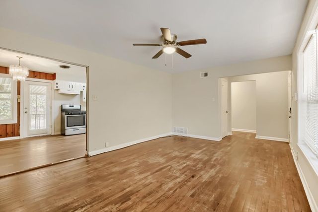 1811 W College Street, Sherman, TX 75092