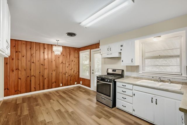 1811 W College Street, Sherman, TX 75092