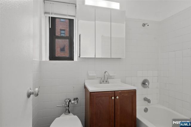 208 Anderson Nf3, Hackensack, NJ 07601