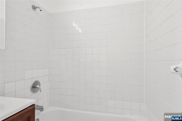 208 Anderson Nf3, Hackensack, NJ 07601
