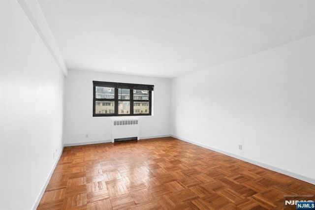 208 Anderson Nf3, Hackensack, NJ 07601