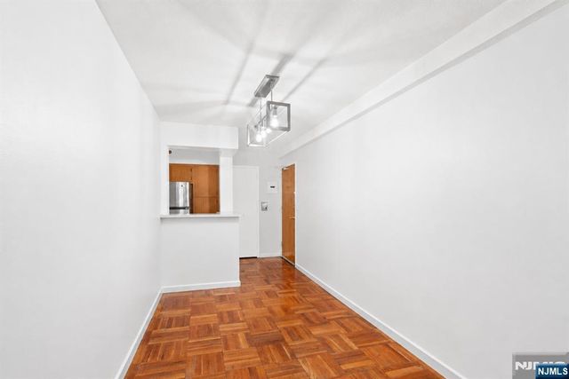 208 Anderson Nf3, Hackensack, NJ 07601