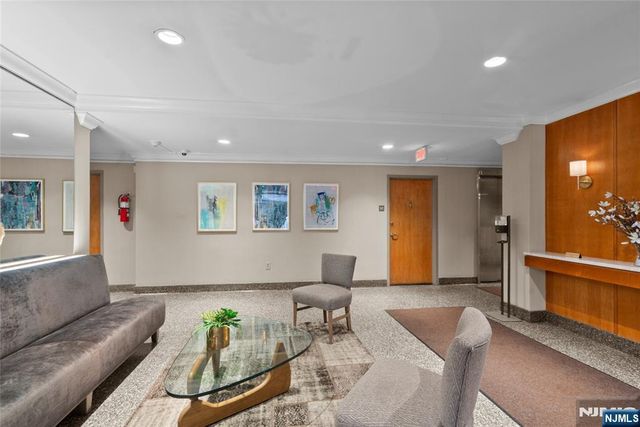 208 Anderson Nf3, Hackensack, NJ 07601