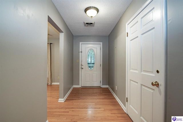 1106 Pawnee Drive, Elizabethtown, KY 42701