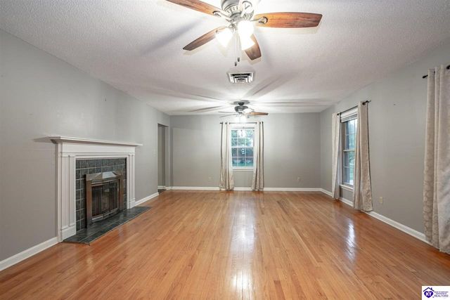1106 Pawnee Drive, Elizabethtown, KY 42701