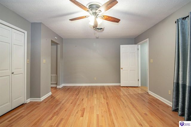 1106 Pawnee Drive, Elizabethtown, KY 42701