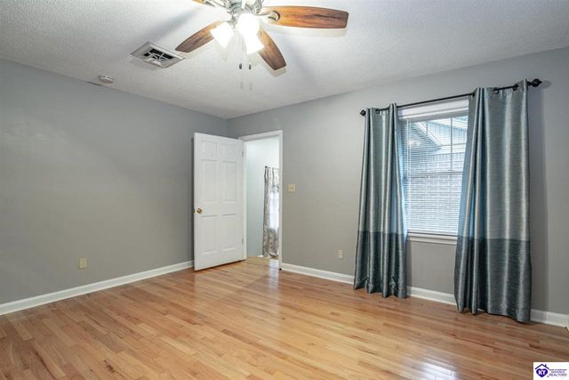 1106 Pawnee Drive, Elizabethtown, KY 42701