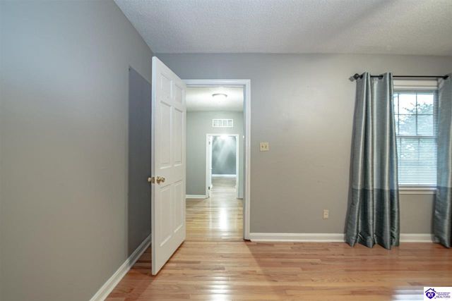 1106 Pawnee Drive, Elizabethtown, KY 42701