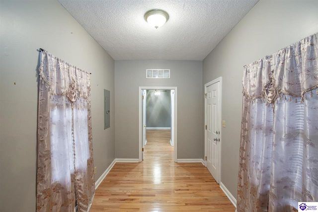 1106 Pawnee Drive, Elizabethtown, KY 42701