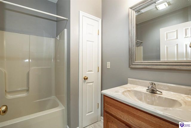1106 Pawnee Drive, Elizabethtown, KY 42701